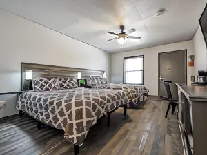 Valley Cabins Double Queen Hotel Room