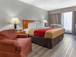 Econo Lodge & Suites Southern Pines