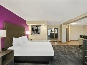 ลากินตา อินน์แอนด์สวีทส์ บายวินด์แฮม โคลัมบัส MS