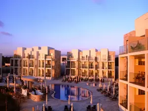 Amphora Hotel & Suites