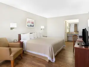 Days Inn by Wyndham Kingman West