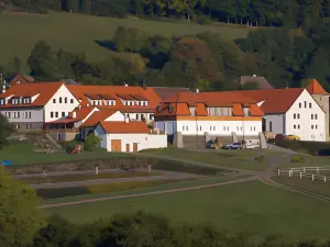 Hotelový a jezdecký areál Dvůr Krutěnice