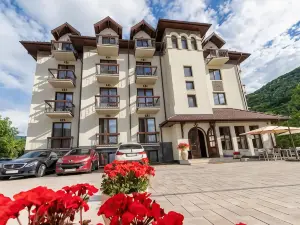 River Hotel & Spa