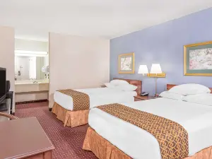 데이즈 인 바이 윈덤 라보니아