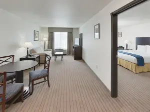 Holiday Inn Express & Suites Omaha I - 80