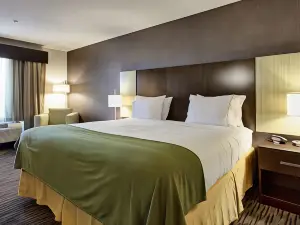 Holiday Inn Express & Suites North Fremont