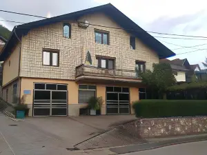 Prenoćište Dika