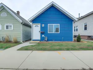 Dog-Friendly Sheboygan Home - 1 Mi to Town!