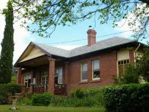Donalea Bed and Breakfast & Riverview Apartment