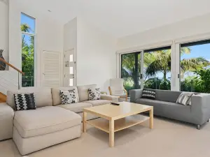 Copa Sunset Surprise - Modern and Stylish Simplicity