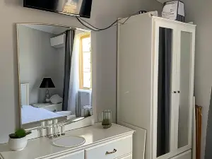 Lg Qs Rm Private Luxury Bathrm Strictly Non Smokers and Genuine Travellers Only over 25