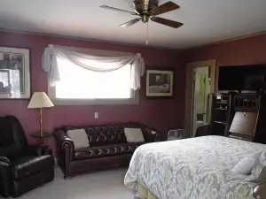 Otter Creek Inn
