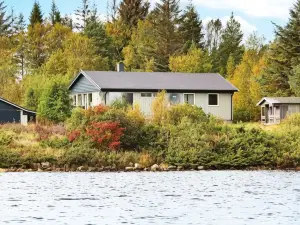 person holiday home in Kvenvaer