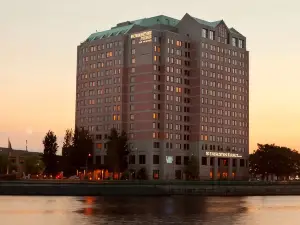 DoubleTree Suites by Hilton Hotel Boston - Cambridge