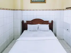 Hotel Shinta 1 Near Stasiun Kertosono Mitra RedDoorz
