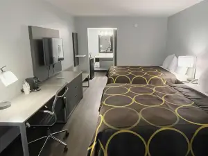 Super 8 by Wyndham Pigeon Forge Downtown