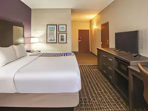 La Quinta Inn & Suites by Wyndham Mechanicsburg - Harrisburg