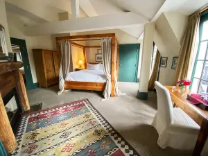 The Red Lion Inn