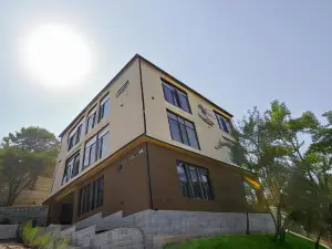 Madin Eco Hotel