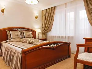 Chajkovskij Na Ulitse Mira Hotel
