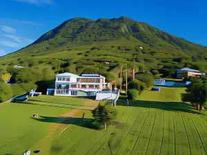Quill Gardens Boutique Hotel
