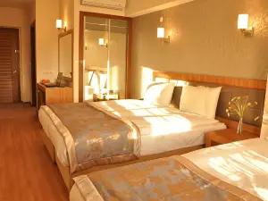 Grand Anzac Hotel