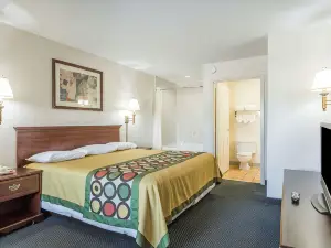 Super 8 by Wyndham Slidell