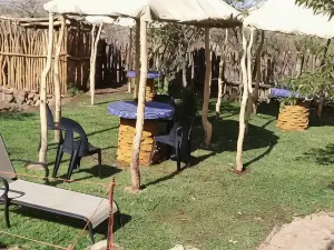 Omapaha Traditional Hut