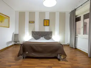 Doctor House Standard, Suites & Luxury Rooms