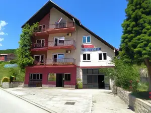 Prenociste Duga