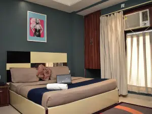 Qotel Hotel Church House Rohini Sector 15