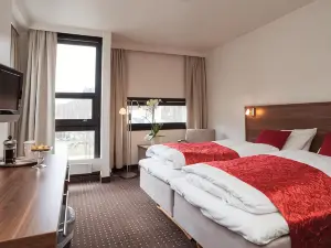 ธอน โฮเทล ออตตา