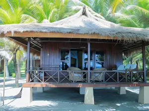 Sea World Club Beach Resort & Dive Center