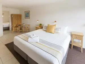 Fox on the Run - Motel Kilmore