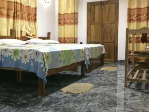 Hotel Athina & Restaurant