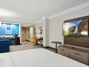 Holiday Inn Express & Suites Vacaville