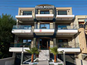 Blue Wave Luxury Suites