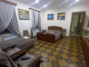 Alex b&b