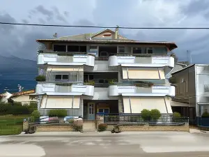 Elenas Apartments