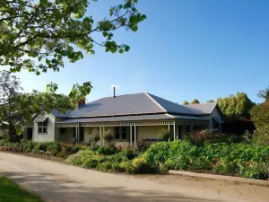 Manderley Park Farmstay B&B