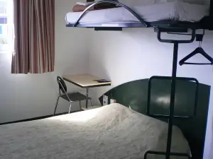 Good Night Hotel