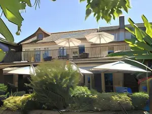 Logis Hotel les Flots Bleus