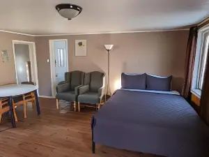 Deerview Lodge & Cabins - Princeton BC