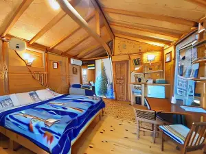 Tiny Houses Genacvale in Bandza