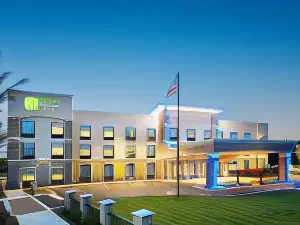 Holiday Inn Express & Suites Gulf Breeze - Pensacola Area