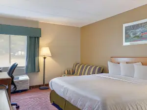 All Seasons Inn & Suites