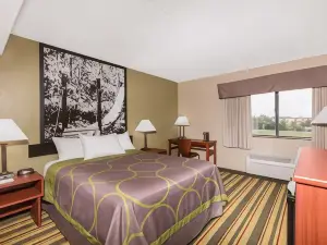 Super 8 by Wyndham Frederick