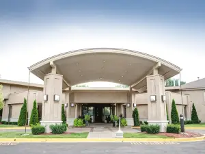Best Western Plus Guildwood Inn