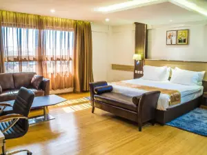 The Ole-Ken Hotel