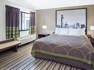Super 8 by Wyndham Chicago/Rosemont/O'Hare/SE